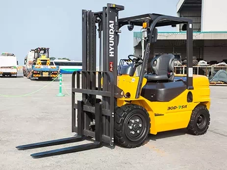 Вилочный дизельный погрузчик 3 тонны Hyundai 30D-7SA (фото)