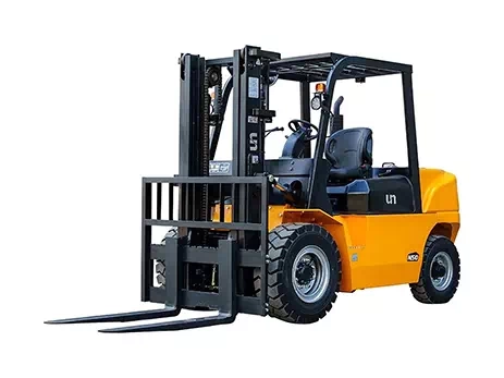 Дизельный вилочный погрузчик 5 тонн UN FD50T-XNJM2 (фото)