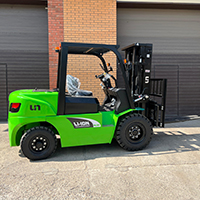 Рады сообщить о поступлении на склад ООО «Гермес групп» электрических погрузчиков новой серии FB-XYNLZ7